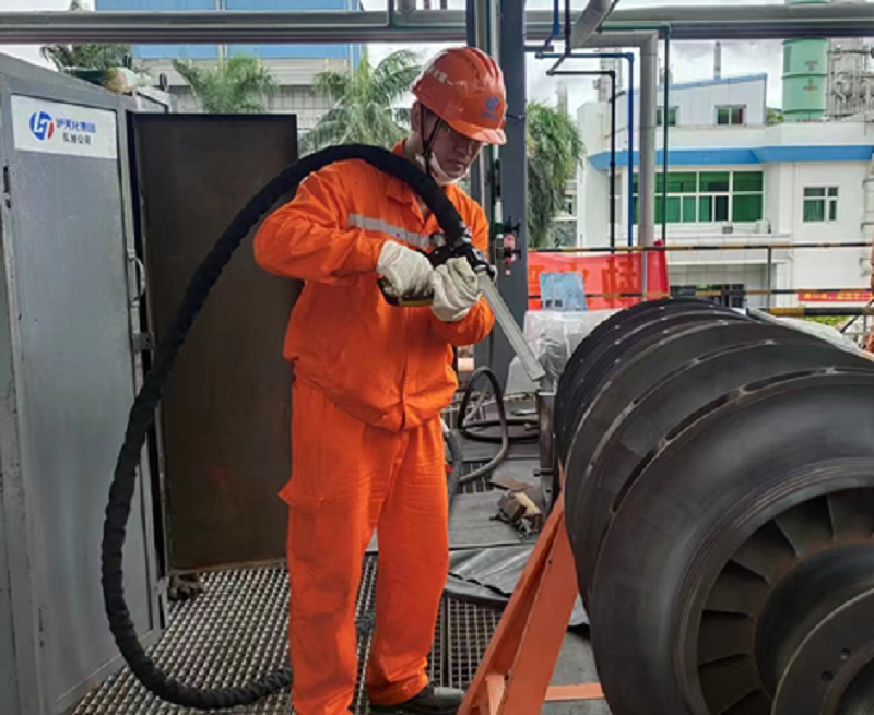 設備裝置換“心”的“手術師” --瀘天化弘旭公司海天化檢修工作側記(圖2) 設備裝置換“心”的“手術師” --瀘天化弘旭公司海天化檢修工作側記(圖2)