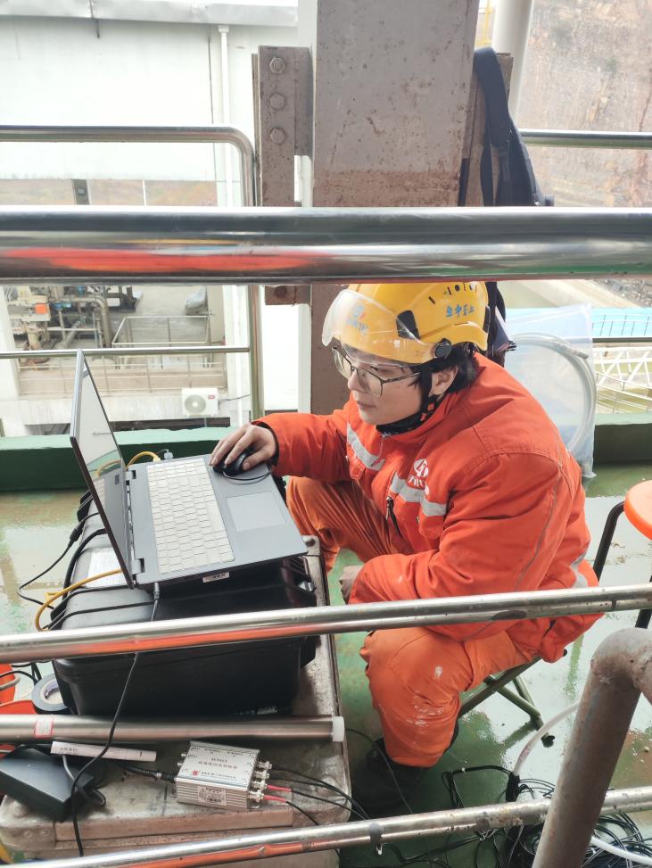 四川瀘天化精正公司完成貴州鵬昇集團(tuán)紙業(yè)有限責(zé)任公司 渦流檢測項(xiàng)目(圖1) 四川瀘天化精正公司完成貴州鵬昇集團(tuán)紙業(yè)有限責(zé)任公司 渦流檢測項(xiàng)目(圖1)