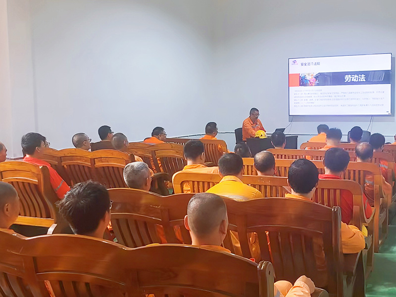 弘旭公司實訓(xùn)基地開展首期培訓(xùn)(圖1) 弘旭公司實訓(xùn)基地開展首期培訓(xùn)(圖1)