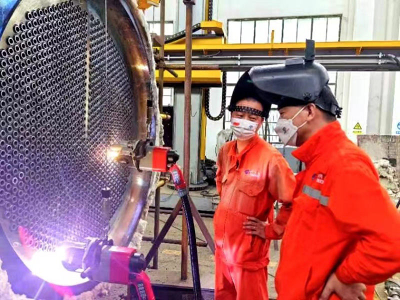 立足實體拼創(chuàng)新 鐵馬踏破鑄夢來---瀘天化弘旭公司制造的國內(nèi)第二臺全國產(chǎn)特種高壓設(shè)備交付使用(圖3) 立足實體拼創(chuàng)新 鐵馬踏破鑄夢來---瀘天化弘旭公司制造的國內(nèi)第二臺全國產(chǎn)特種高壓設(shè)備交付使用(圖3)