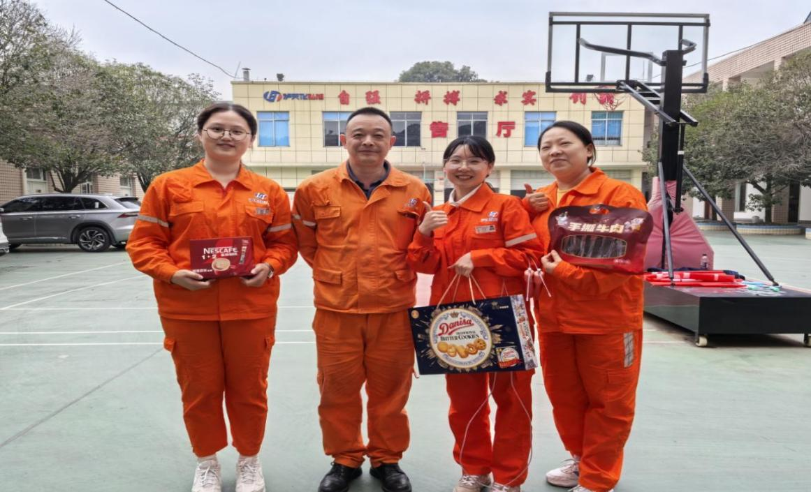 光芒四射,繩彩飛揚 ——弘旭公司工會開展秋季跳繩活動(圖2) 光芒四射,繩彩飛揚 ——弘旭公司工會開展秋季跳繩活動(圖2)