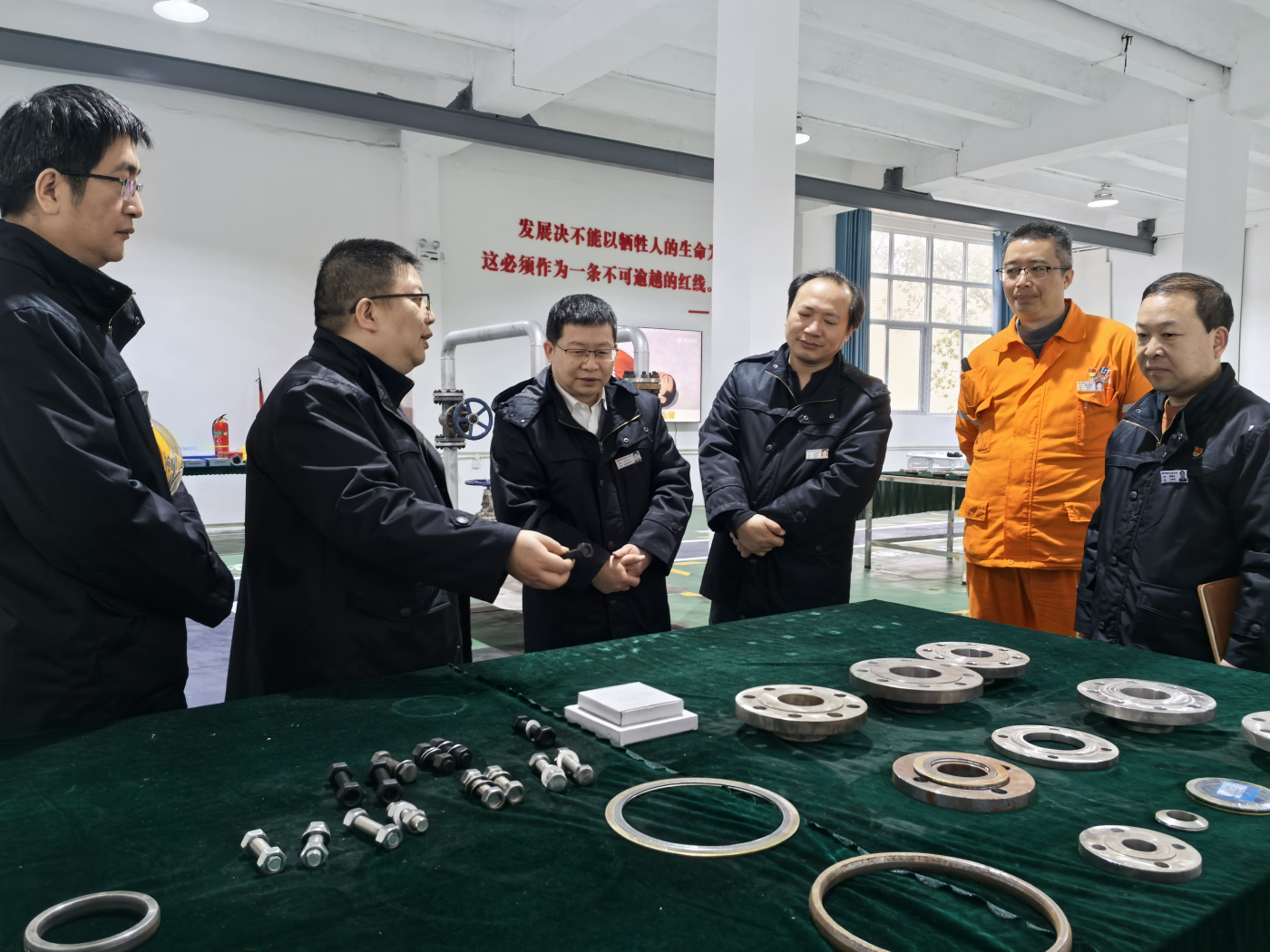 瀘天化股份公司到弘旭公司調研指導工作(圖3) 瀘天化股份公司到弘旭公司調研指導工作(圖3)