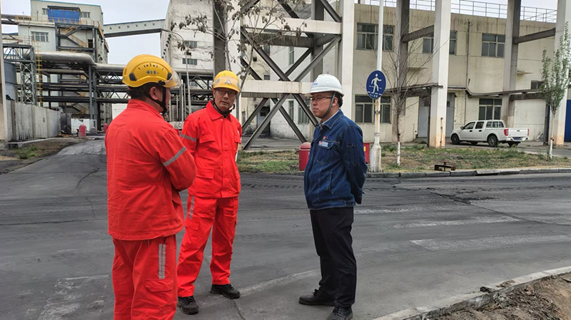 弘旭公司副總經理石強赴寧夏和寧維保項目部開展督導工作(圖2) 弘旭公司副總經理石強赴寧夏和寧維保項目部開展督導工作(圖2)