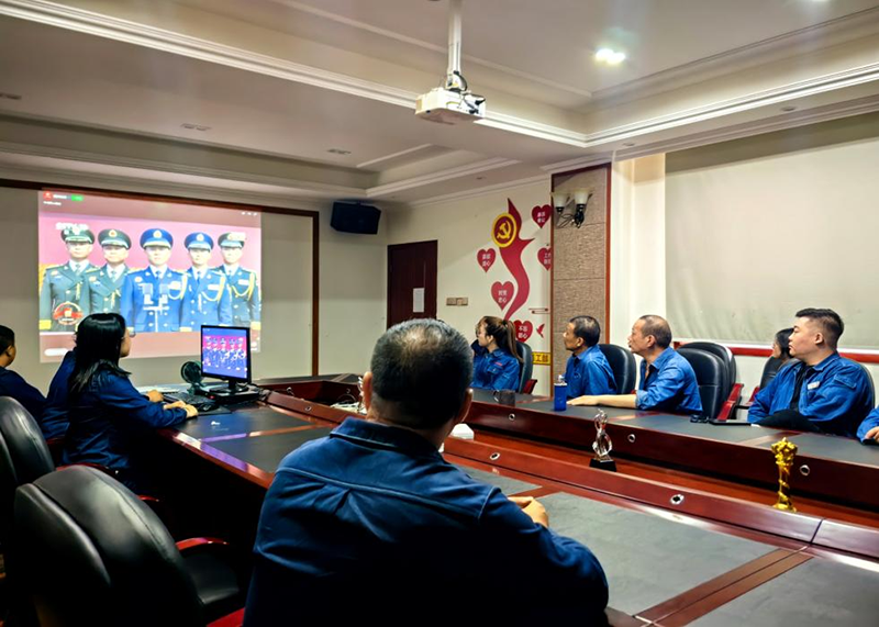  弘旭公司組織觀看九三閱兵式，激發愛國熱情(圖3)