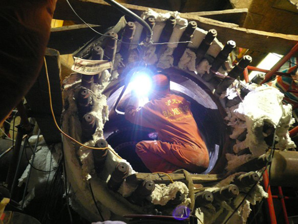 建峰化工股份有限公司100E43管箱上接管焊縫技術(shù)改造項目(圖1) 建峰化工股份有限公司100E43管箱上接管焊縫技術(shù)改造項目(圖1)