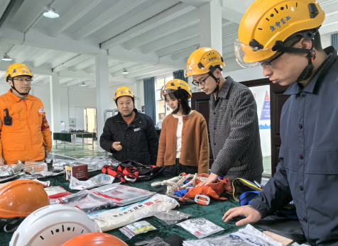 ?瀘天化集團(tuán)安全生產(chǎn)專(zhuān)項(xiàng)督導(dǎo)組赴弘旭公司開(kāi)展實(shí)地檢查