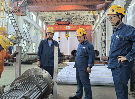 弘旭公司總經理劉小東帶隊督導設備制造安全生產專項檢查